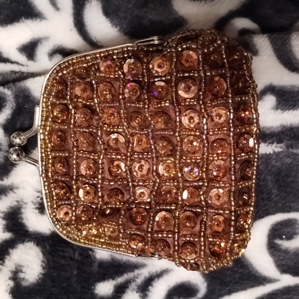 Vintage style clasp coin purse